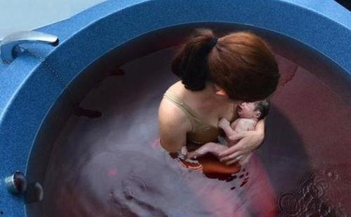 水中分娩视频,体验自然分娩的全新视角