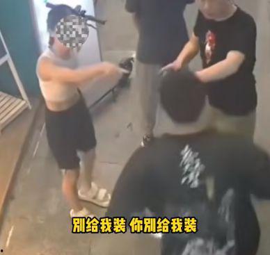 摸屁股视频,揭秘摸屁股视频的传播与影响