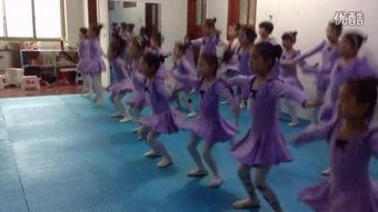 小孩跳舞视频,捕捉萌娃舞动瞬间