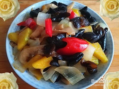 黑蘑菇和生瓜一起吃,探寻未知美食之旅