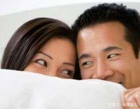 男女床上爱爱视频,揭秘男女床上爱爱视频的激情瞬间